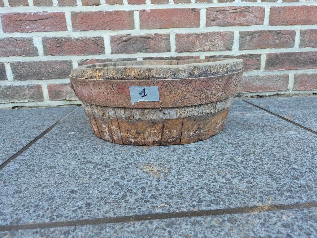 Oude plantenbak / vat, Enlèvement