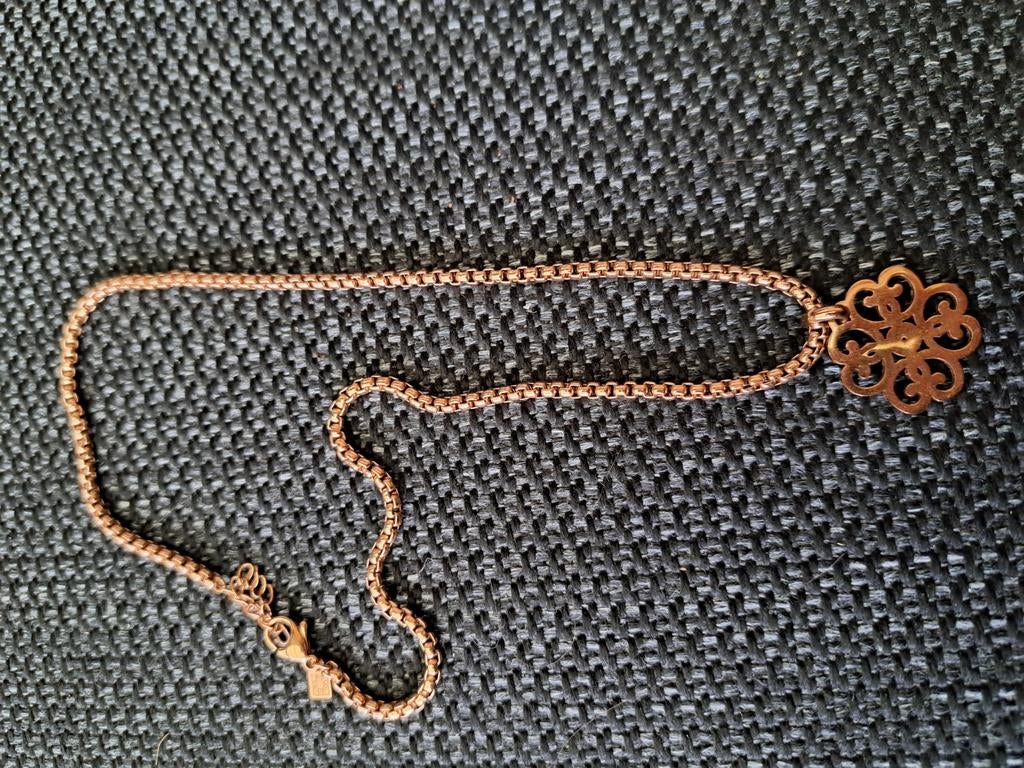 victoria juweel ketting met hanger rosé, Ophalen, Zo goed als nieuw, Met hanger