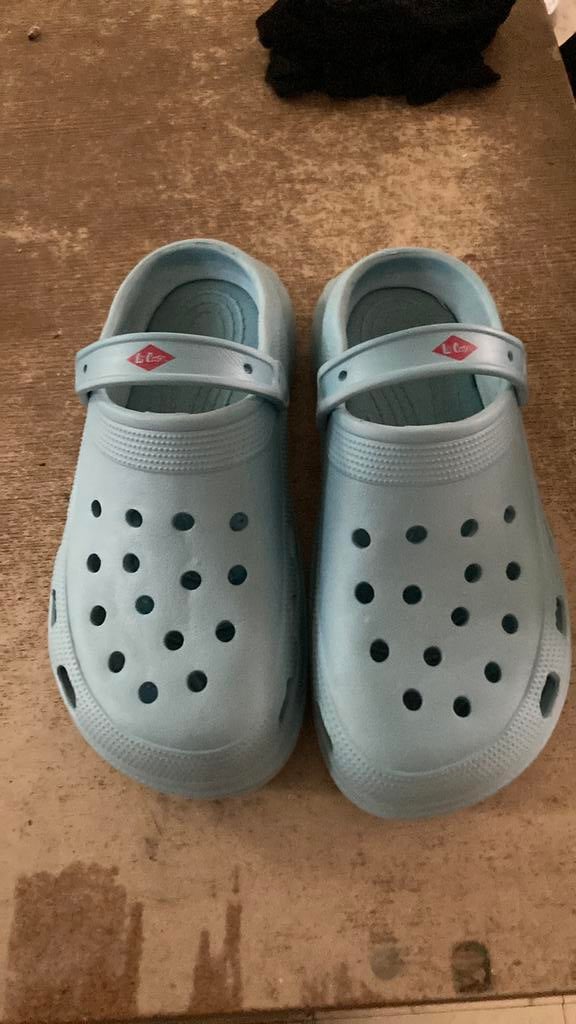 Lichtblauwe sleffers maat 40, Blauw, Lee cooper, Ophalen of Verzenden, Zo goed als nieuw