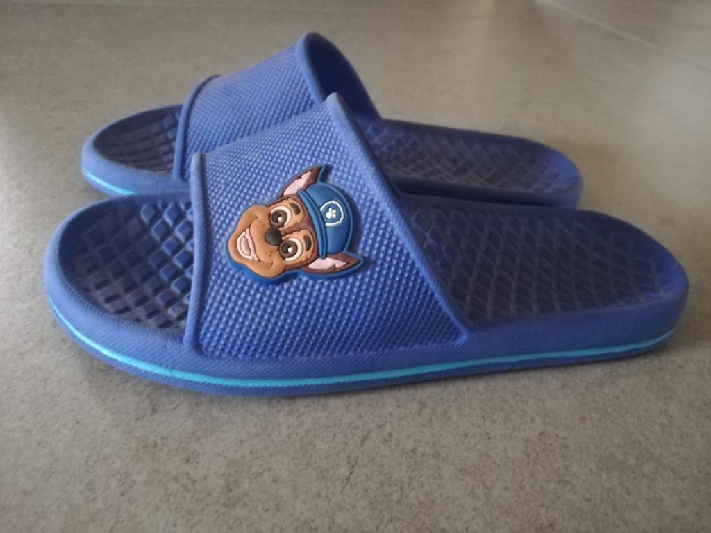 Paw Patrol slippers blauw - maat 29/30 + gratis actiefiguren, Enlèvement, Comme neuf, Garçon ou Fille, Autres types