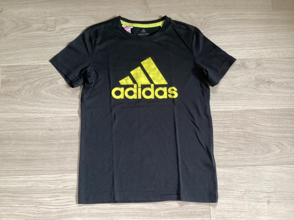 Zwarte tshirt Adidas maat 9-10 jaar, Enfants & Bébés, Vêtements enfant | Taille 140, Adidas, Garçon ou Fille, Enlèvement ou Envoi