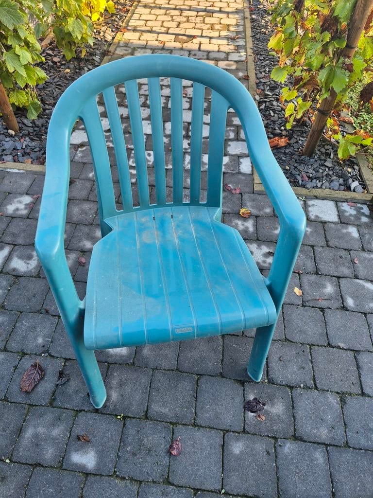 17 Chaises de jardin grosfillex en bon état, Enlèvement, Comme neuf, Plastique, Empilable
