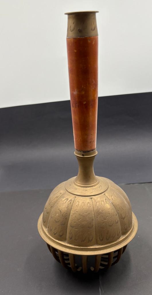 Cloche dite à griffes en laiton, Ophalen of Verzenden