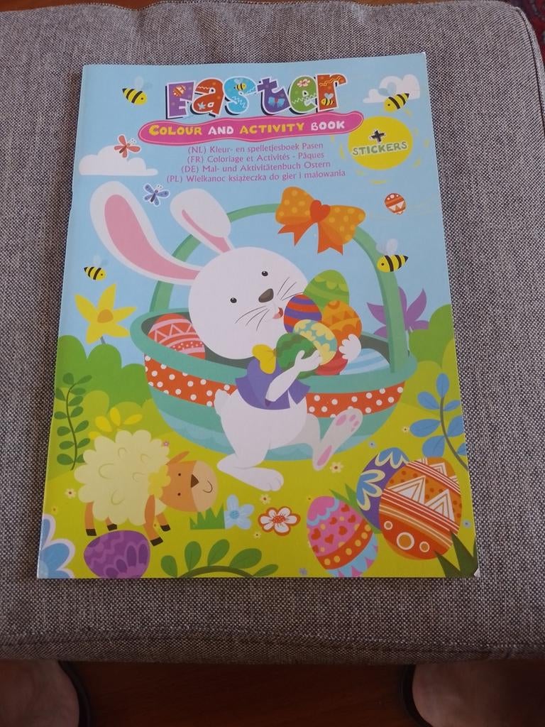Faster kleur en spelletjesboek Pasen, Ophalen of Verzenden, Zo goed als nieuw