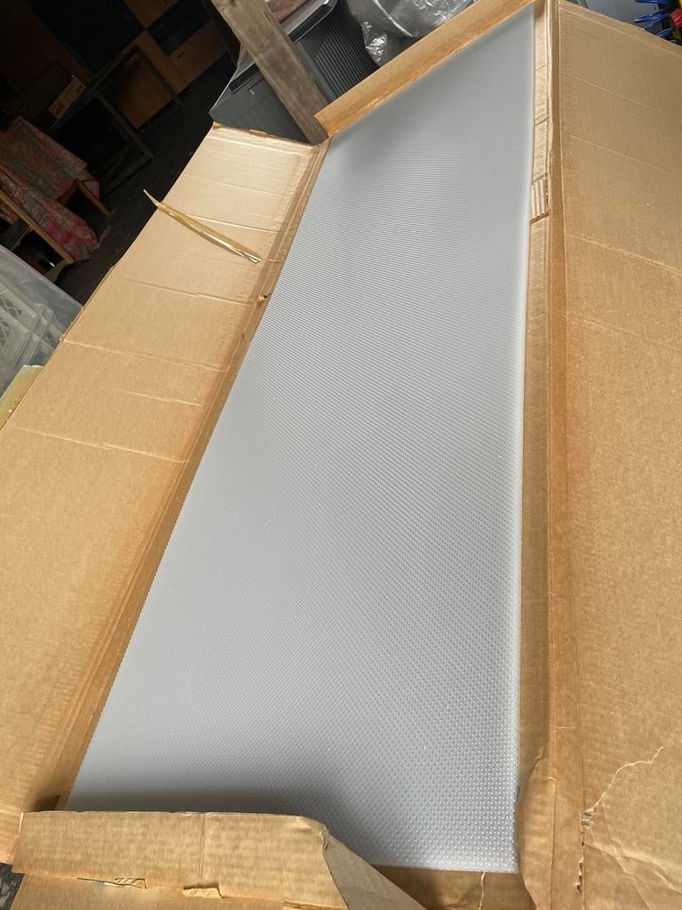 Nieuw: plexiglas reliëf - afmeting 600mm x 1800mm (3mm dik), Doe-het-zelf en Bouw, Ophalen, Zo goed als nieuw