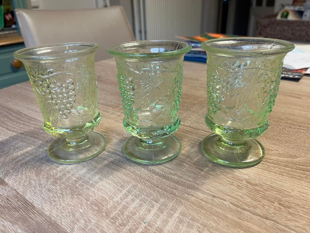3 Wijnglazen - Mangaanglas, Ophalen of Verzenden