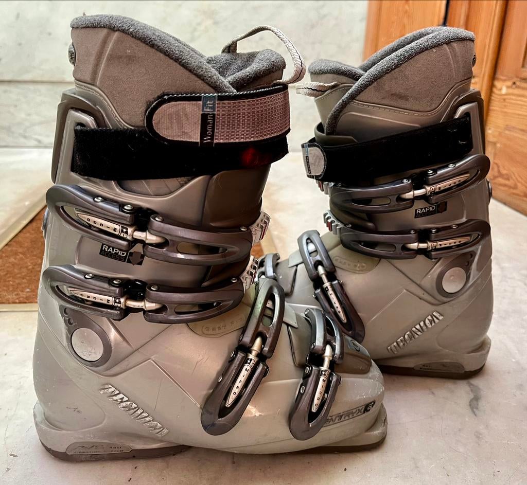 Chaussures ski femme, Technica, taille 38, Enlèvement, Utilisé