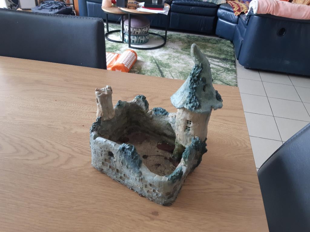 Kasteeltoren keramiek zelf gemaakt voor vetplantjes, Boeken, Ophalen, Zo goed als nieuw
