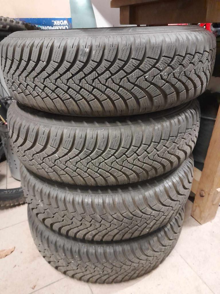 4 Pneus hiver sur jante 13 pouces quasi neuf, Pneus hiver, Pneu(s), Enlèvement, Utilisé