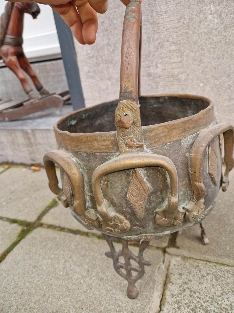 Chaudron africain antique en bronze du benin, Enlèvement
