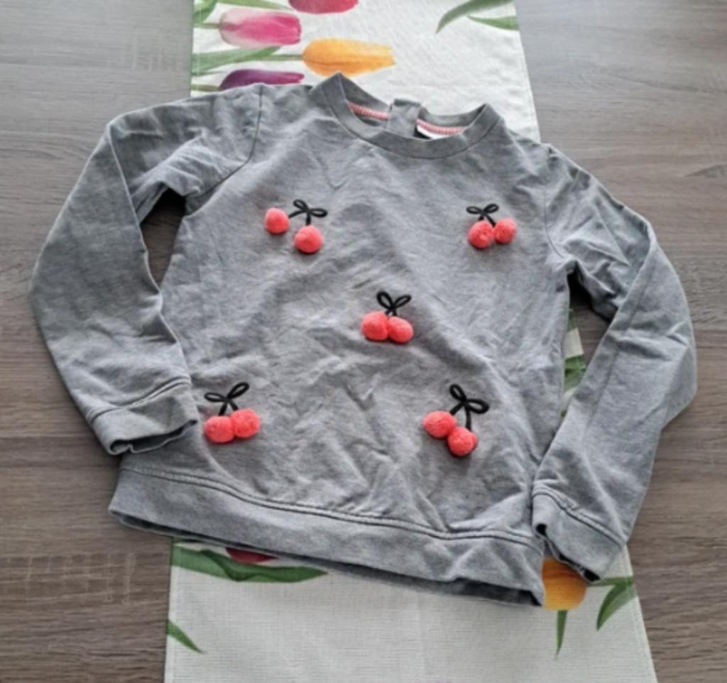 Frizzle grijze trui met kersjes 128, Enlèvement ou Envoi, Pull ou Veste, Frizzle by Bel & Bo, Comme neuf