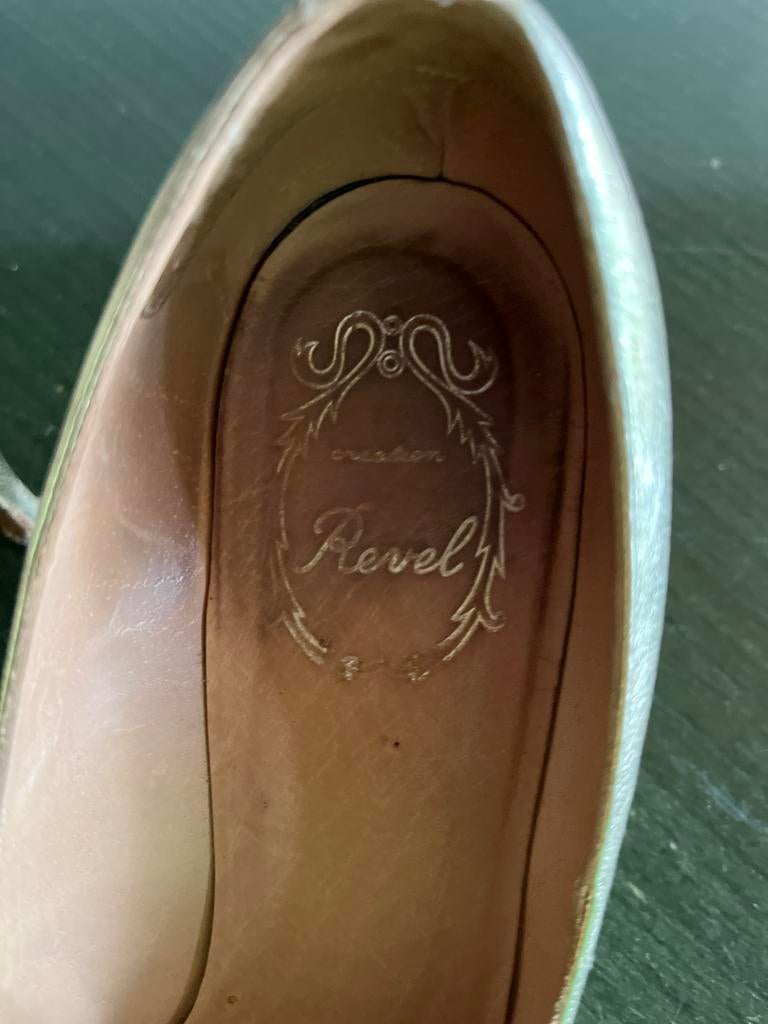 Vintage Gouden pumps Revel maat 38, Kleding | Dames, Revel, Overige kleuren, Ophalen of Verzenden, Gedragen