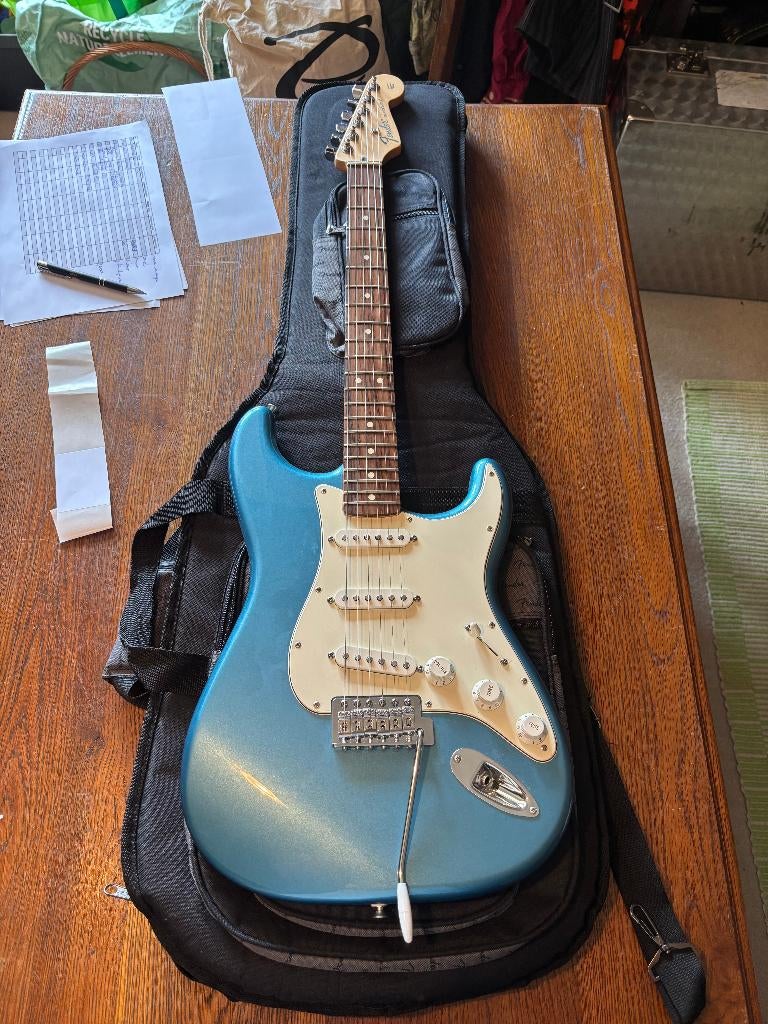 Fender Stratocaster – Made in Mexico (MIM), Muziek en Instrumenten, Ophalen, Nieuw, Solid body, Fender