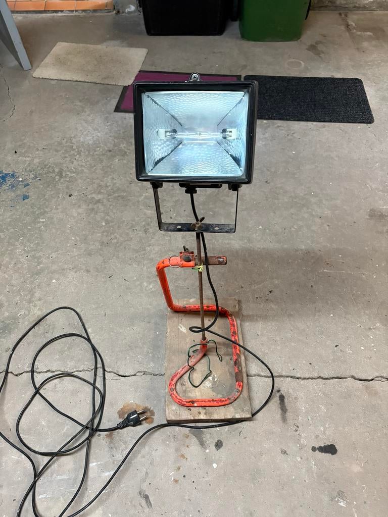 Verplaatsbare lamp op voet, Ophalen, Zo goed als nieuw, Lamp