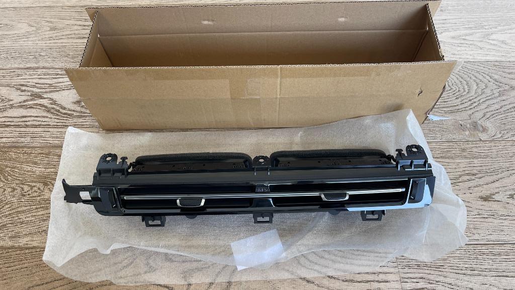 OEM BMW X1 U11 U12 U10 64229483383 Luchtrooster rechts links, Ophalen of Verzenden, Nieuw, BMW