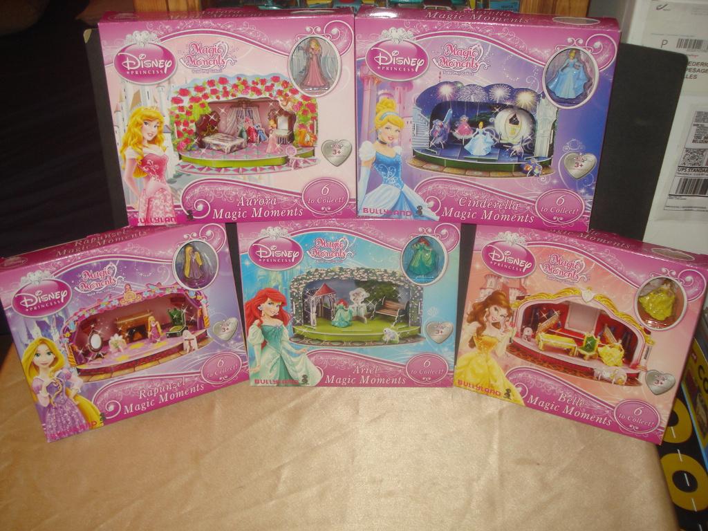 DISNEY PRINCESS Magic Moments Lot de 5 Dioramas à Assembler, Collections, Enlèvement ou Envoi, Cendrillon ou Belle, Neuf, Statue ou Figurine