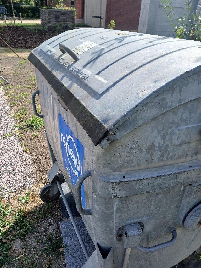 Metalen rolcontainer, Ophalen