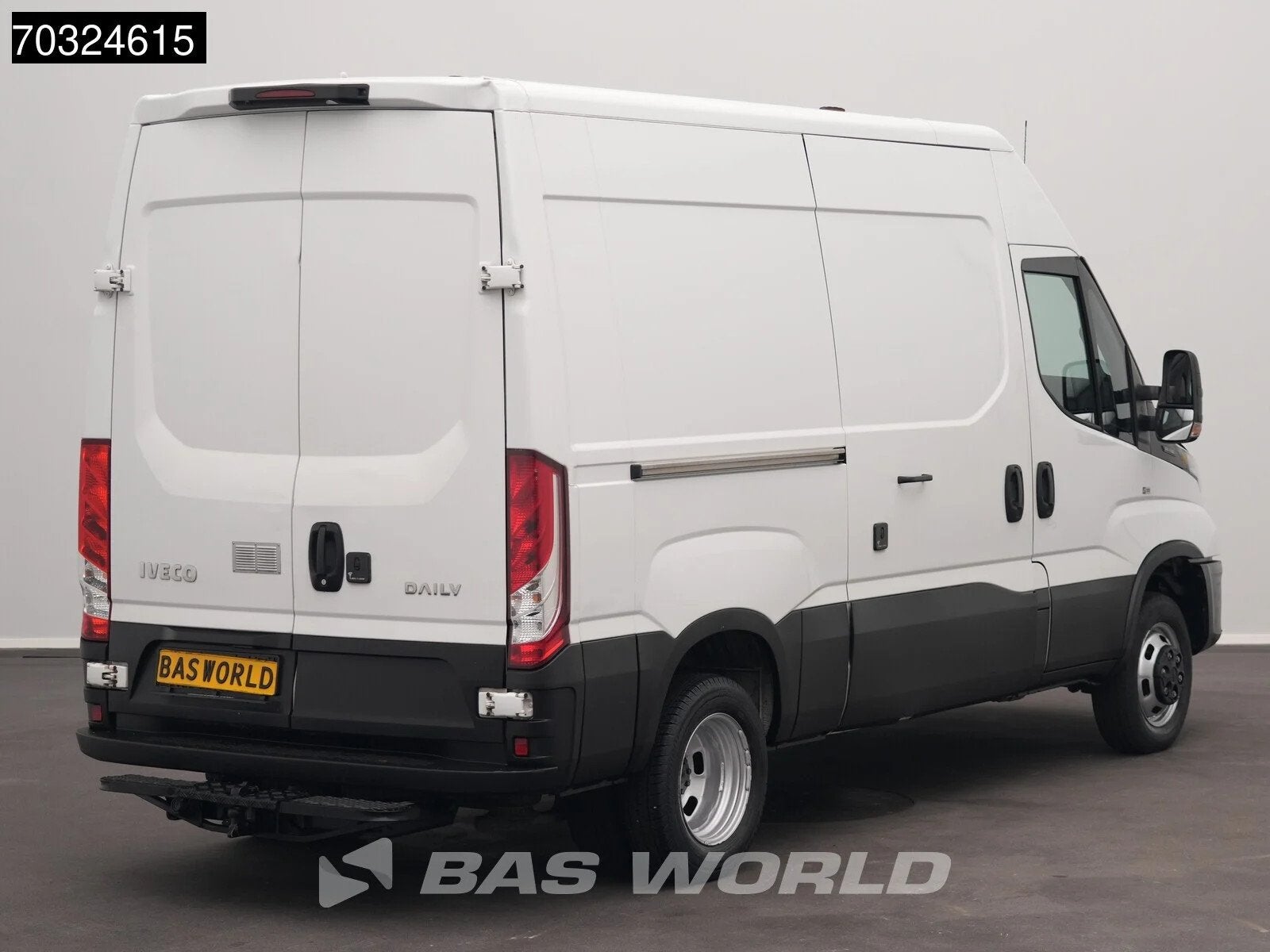 Iveco Daily 35C14 Dubbellucht L2H2 3,5t Trekhaak Airco Cruis, Autos, Achat, Euro 6, Entreprise, Boîte manuelle
