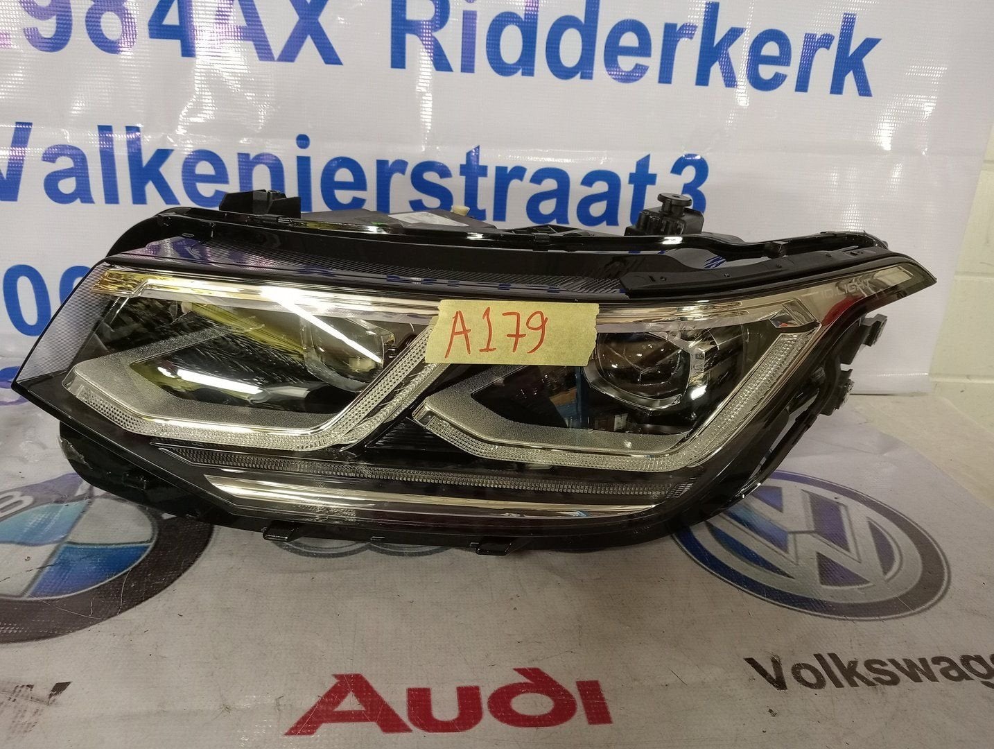 Koplamp VW Tiguan 5NA Facelift IQ.LIGHT LED Links 5NB941082, Volkswagen, -, Utilisé, -