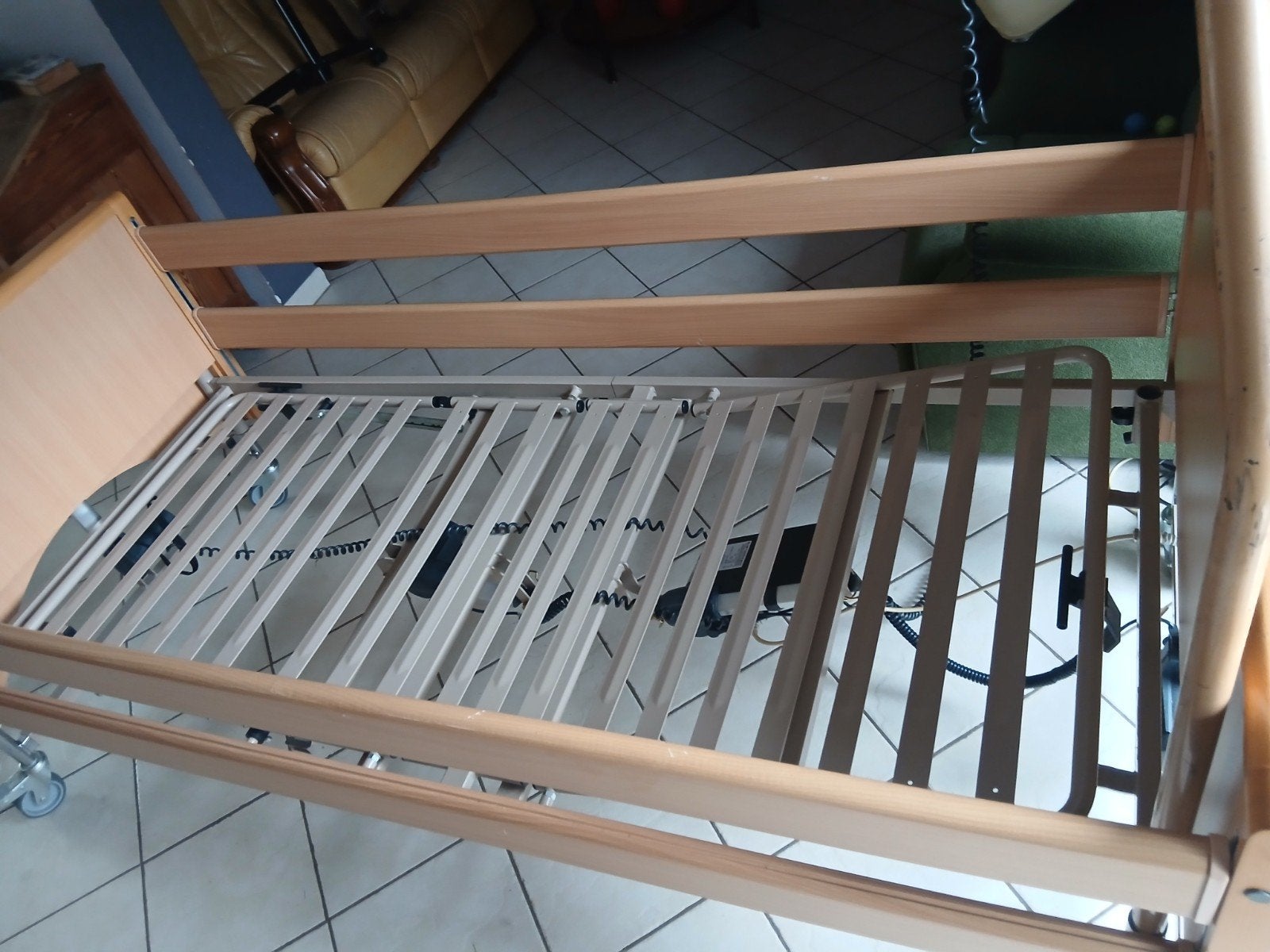 Lit medical électrique, 90 cm, Une personne, Brun, Enlèvement