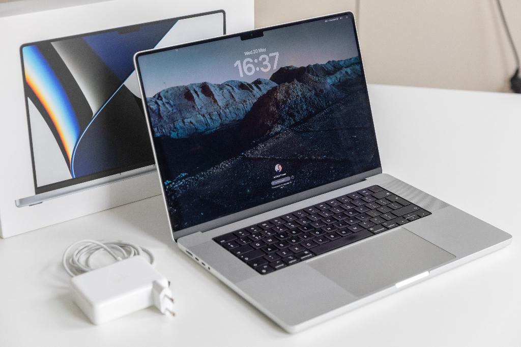 MacBook Pro Apple M1 Pro - 32 GB - 2021 - 16 inch, Computers en Software, Apple Macbooks, Zo goed als nieuw, MacBook, 16 inch