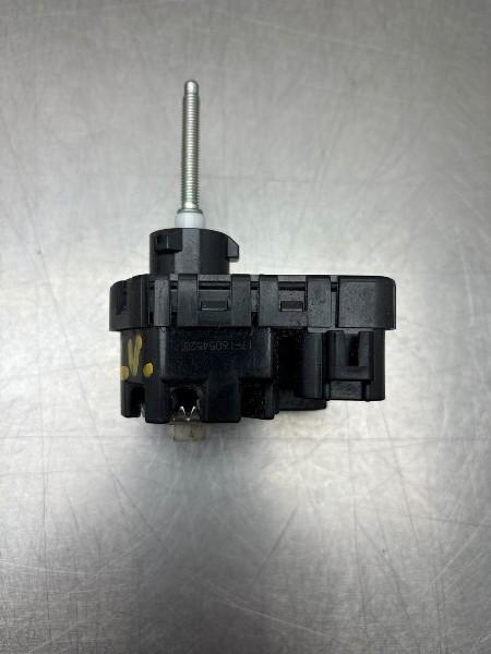 KOPLAMPMOTOR Mazda 2 (DJ / DL) (|17F1605452B|), Gebruikt, Mazda