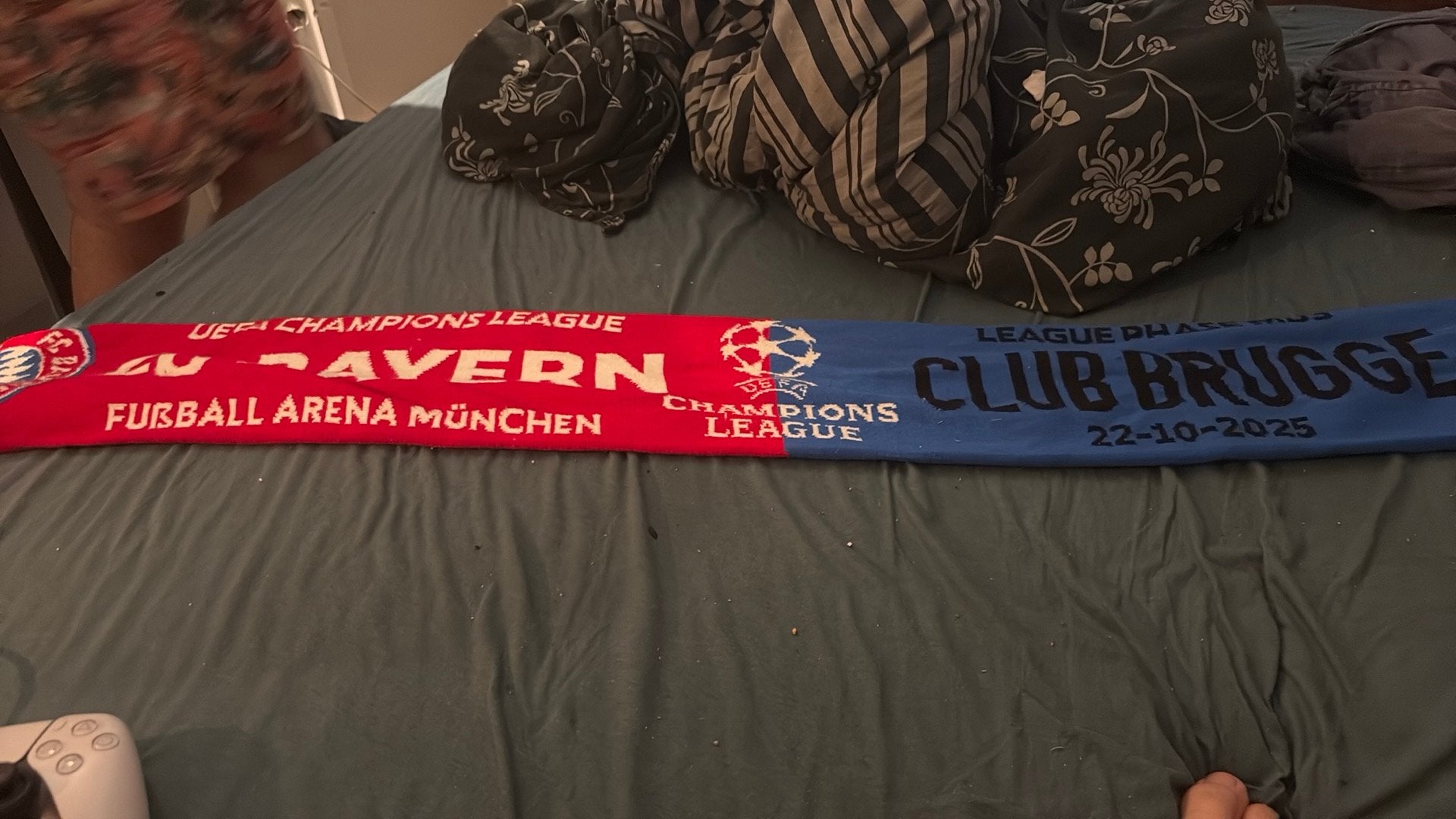 Sjaal van brugge champignon, Enlèvement, Comme neuf