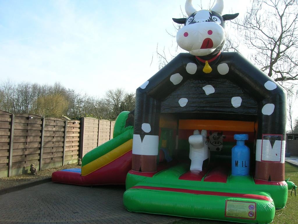 Reserveer uw springkasteel koe voor lente feesten, Ophalen, Zo goed als nieuw