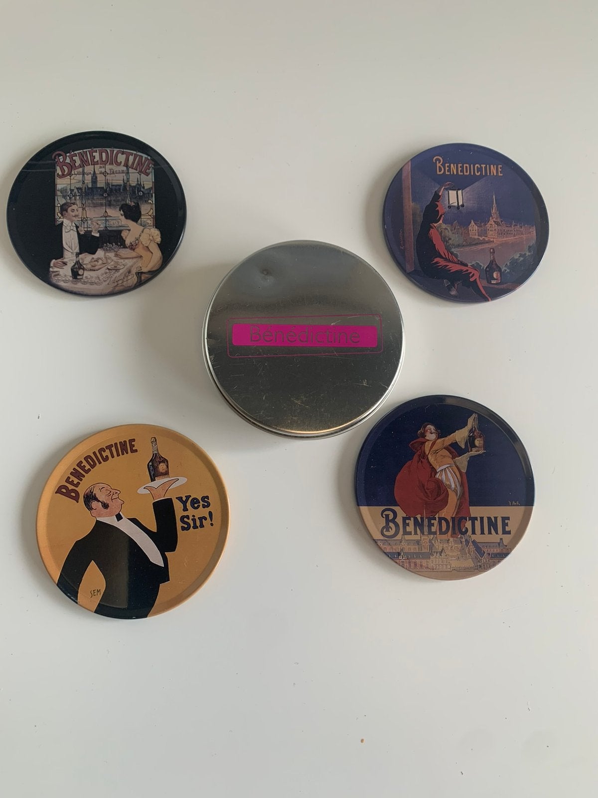4 sous verres BÉNÉDICTE, Enlèvement ou Envoi, Comme neuf