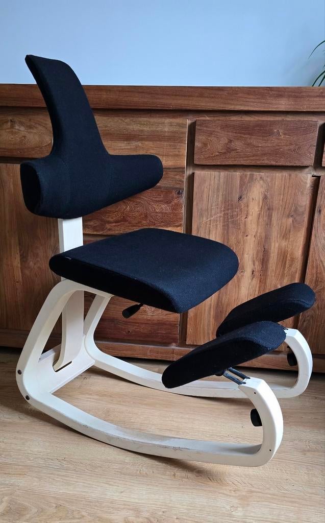 Varier Stokke Thatsit ergonomische kniestoel, Huis en Inrichting, Ophalen, Ergonomisch, Zwart