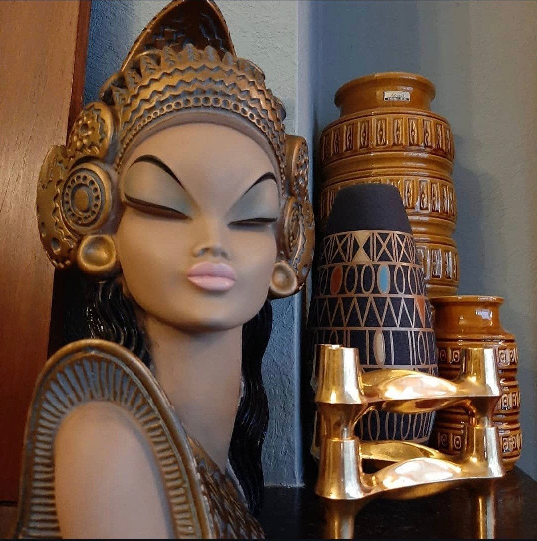 Buste d'une fille balinaise par Alex MDMG, style Tretchikoff, Antiquités & Art, Enlèvement ou Envoi, Gips, Buste, 20 - 50 cm