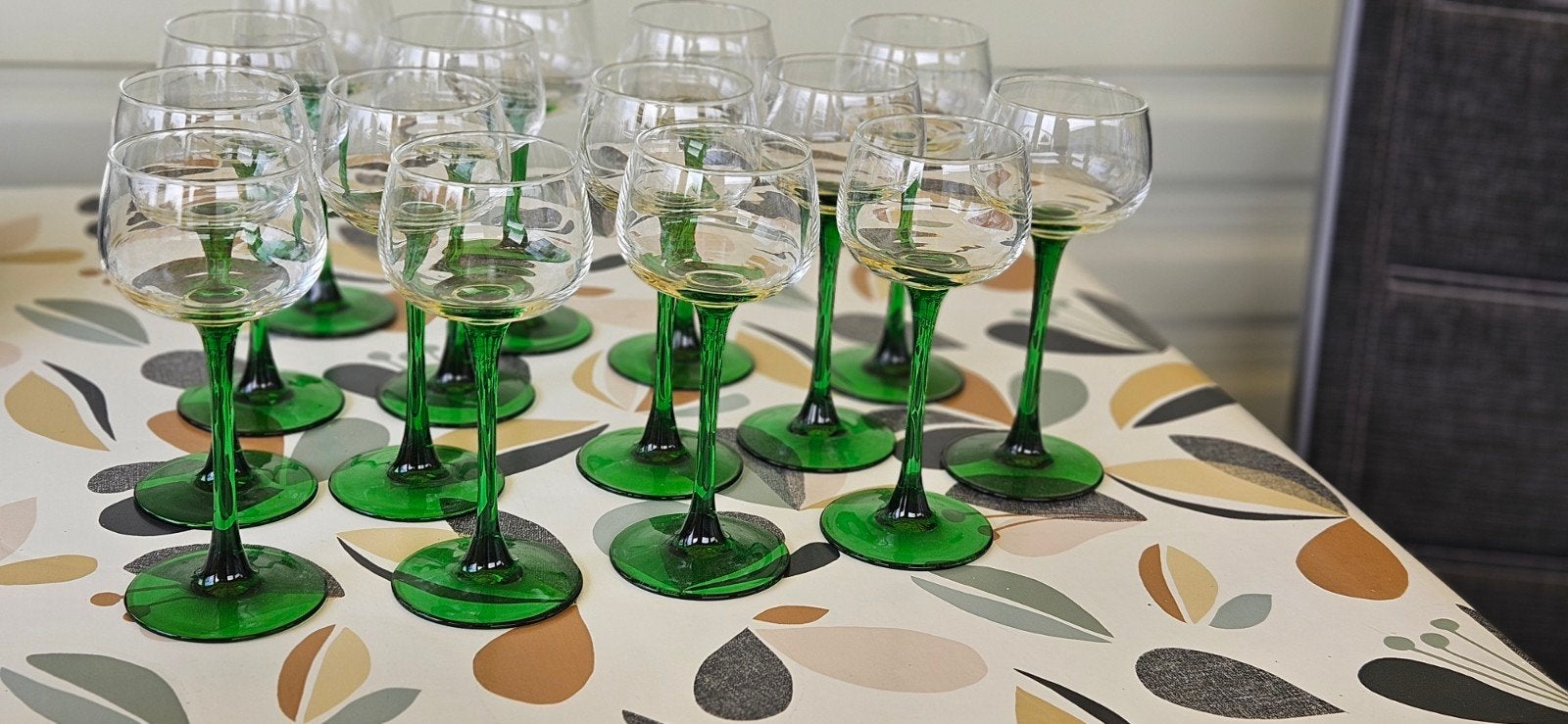 Verres vin blanc d'Alsace pied vert, Antiquités & Art, Enlèvement ou Envoi