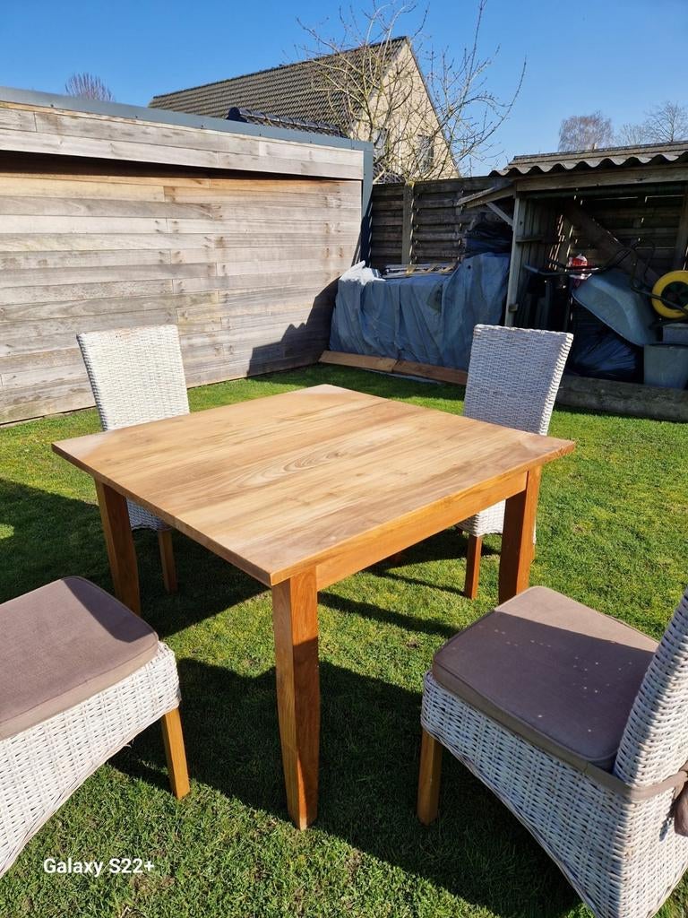 tafel en stoelen 4, Enlèvement