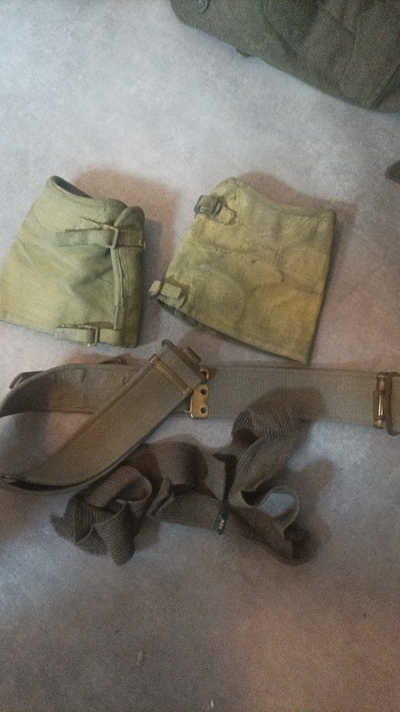 Équipements belge militaire,ceinturon,guêtres et lanières, Verzamelen, Militaria | Algemeen, Ophalen