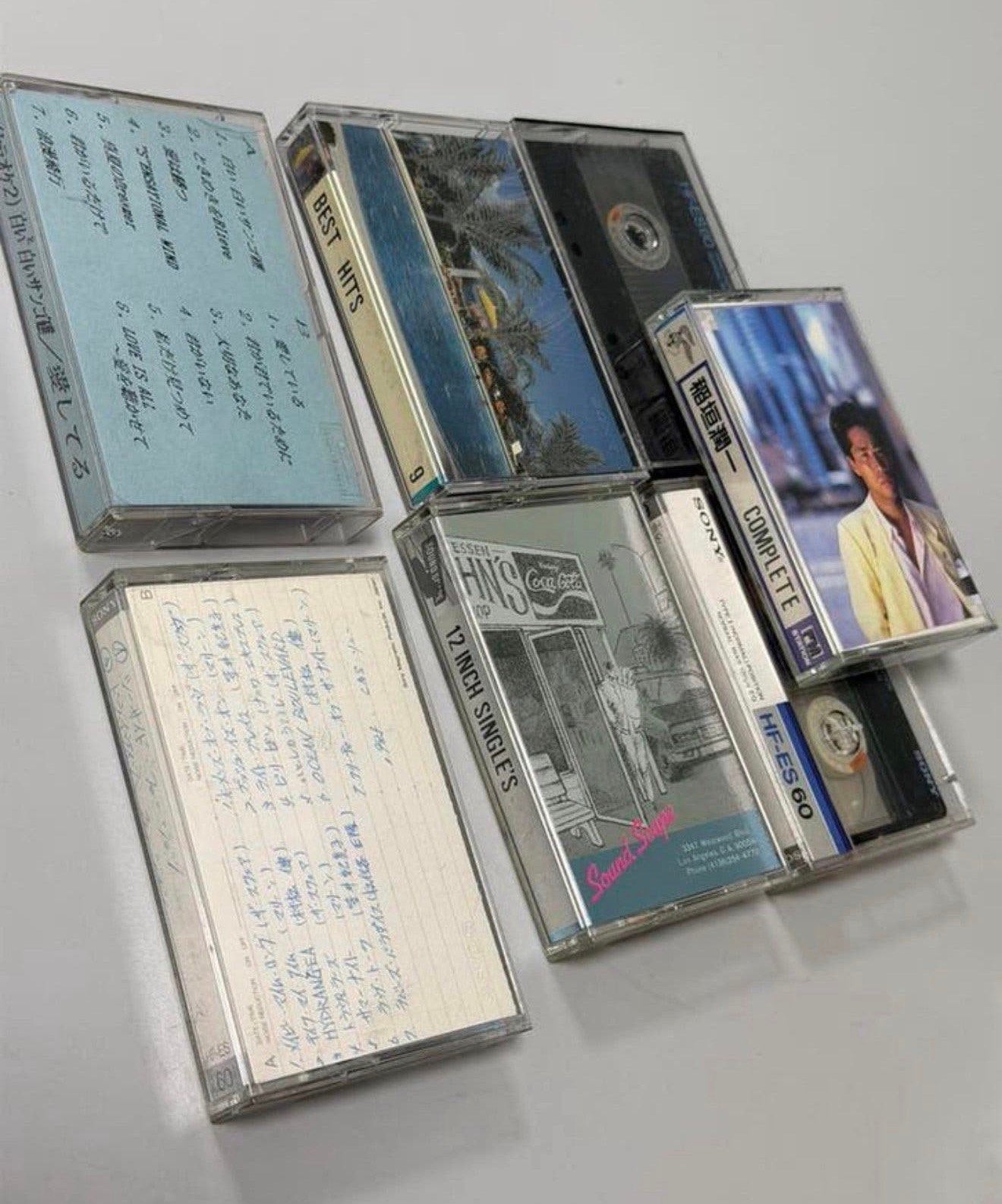 7 cassettes Sony HF-ES ensemble de musique japonaise vintage, Enlèvement ou Envoi, Originale, 2 à 25 cassettes audio, Avec boîte de rangement, étagère ou coffret