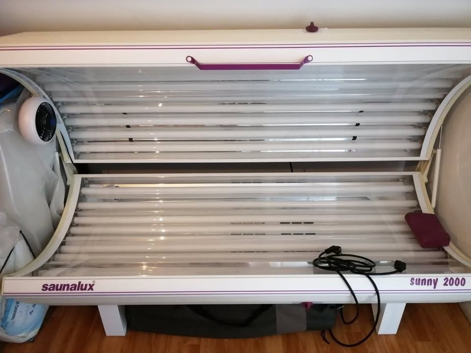 Solarium, Elektronische apparatuur, Zonnebanken en Gezichtsbruiners, Ophalen, Gebruikt, Zonnebank dubbelzijdig, 15 lampen of meer