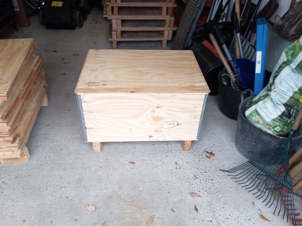 Houten kisten, Ophalen