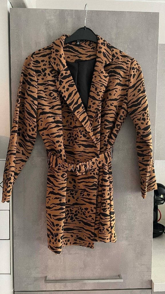 BLAZER  VESTE ceinturé neuf MISSGUIDED léopard brun beige XS, Neuf, Enlèvement ou Envoi, Brun, Taille 34 (XS) ou plus petite
