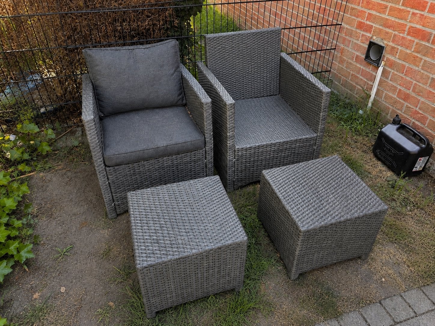 2 lounge stoelen + 2 voetbankjes, Tuin en Terras, Kunststof, Gebruikt, Loungeset, Stoel