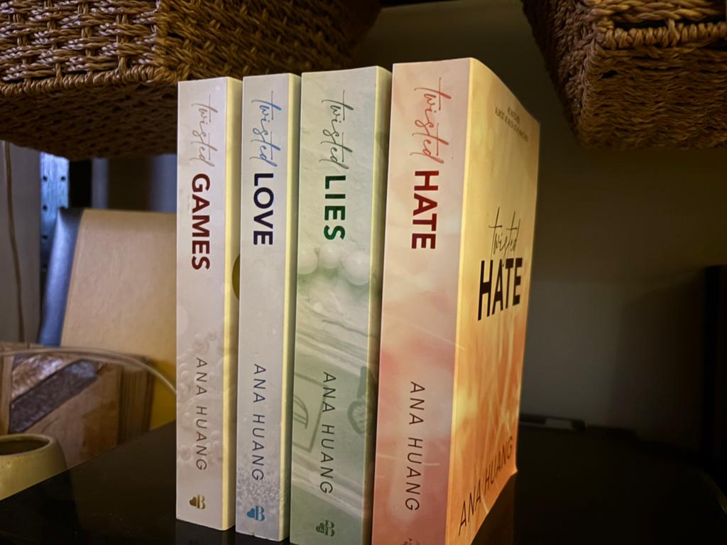 Ana Huang set books, Ophalen, Zo goed als nieuw, Ana Huang, Amerika