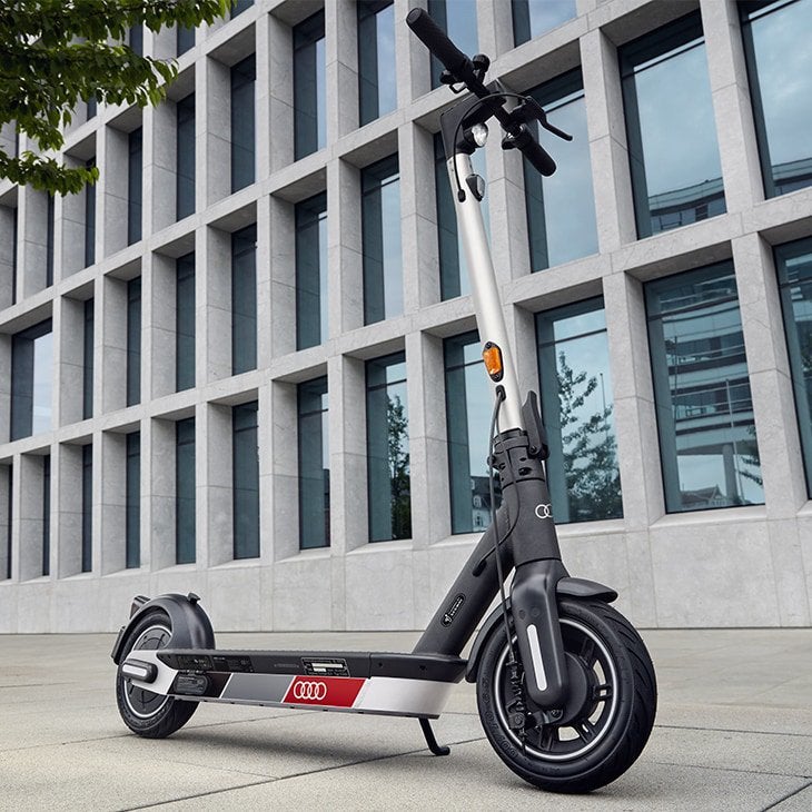AUDI step in nieuwstaat. Segway ninebot, Fietsen en Brommers, Steps, Ophalen, Zo goed als nieuw, Elektrische step (E-scooter)