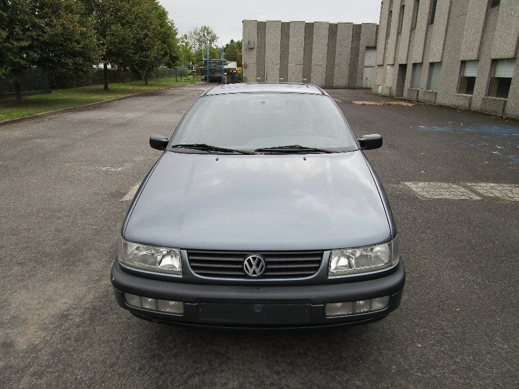 VOLKSWAGEN PASSAT 1800 CC OLDTIMER, Auto's, Voorwielaandrijving, 4 deurs, 4 cilinders, Airbags