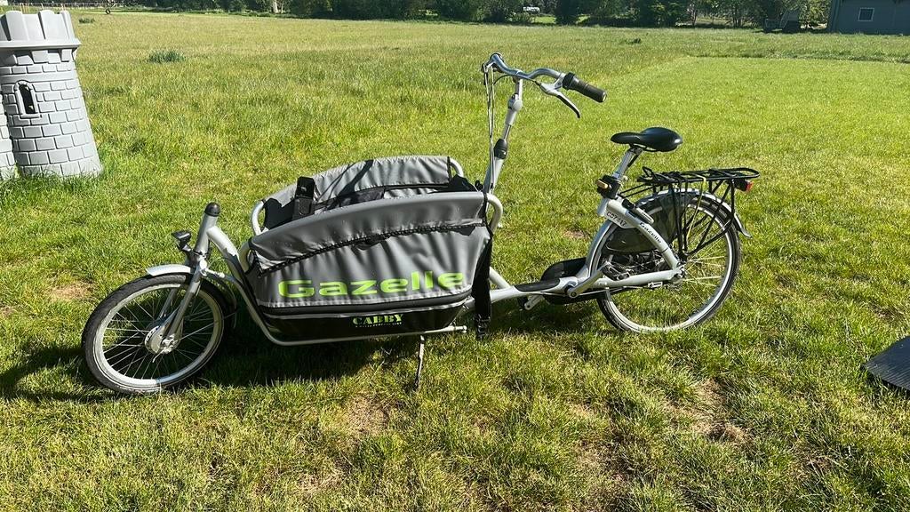 Gazelle Cabby bakfiets met regenkap & maxi-cosi adapters, Fietsen en Brommers, Fietsen | Bakfietsen, Ophalen, Zo goed als nieuw