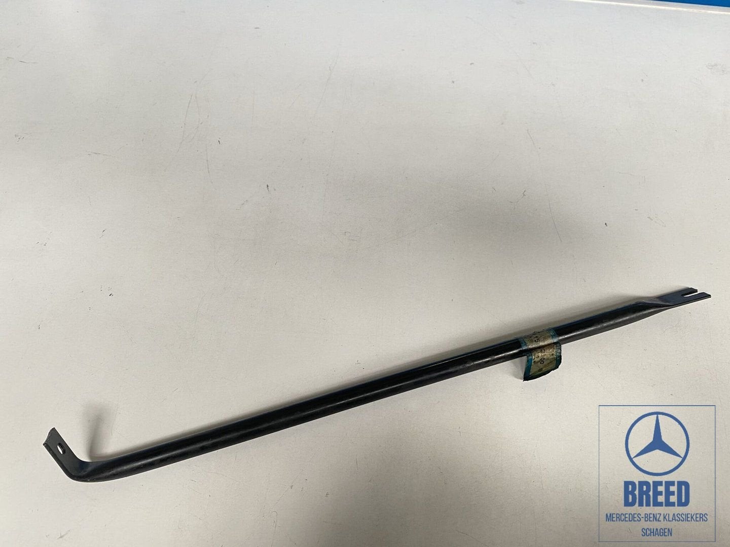 NOS versterking voorfront voor Mercedes-Benz W114 W115 /8, Neuf, -, -, Enlèvement ou Envoi