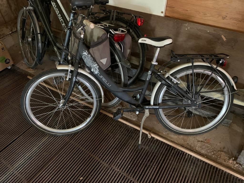 Kinderfiets & 2 damesfietsen, Ophalen, Gebruikt