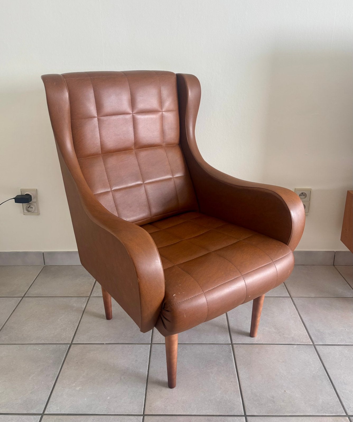 2 cognackleurige zeteltjes in lederlook te koop, Huis en Inrichting, Ophalen, Kunststof, Gebruikt, Minder dan 75 cm