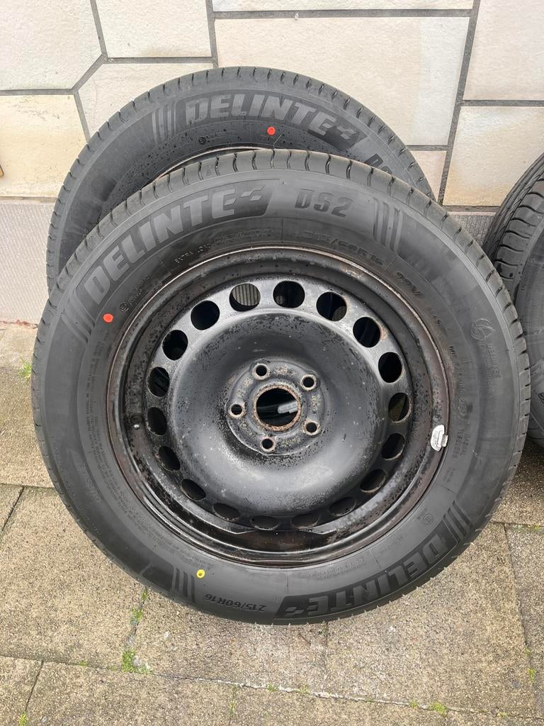 VW / Audi / Skoda wielen NIEUWE banden 4 seizoenen, Auto-onderdelen, Banden en Velgen, Ophalen, 215 mm, 16 inch, Nieuw