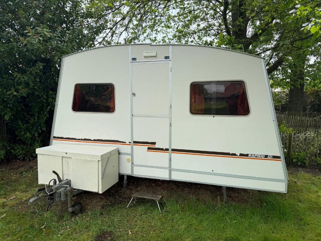Rapido caravan 4 personen met keuken, 2 aparte bedden, Standaardzit, Tot en met 4, Tot 4 meter
