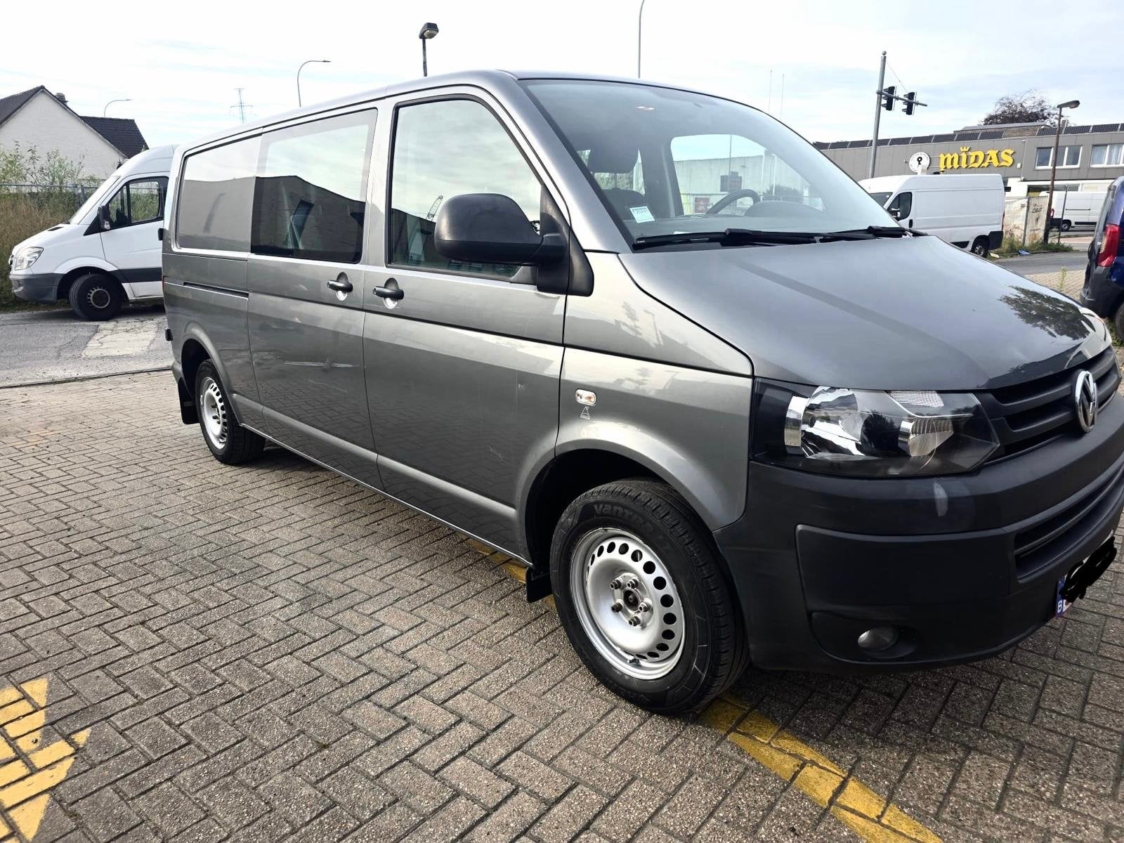 Voiture Volkswagen T5 Business/2.0 TDI/6 sièges/TVA, Autos, Entreprise, https://public.car-pass.be/vhr/f1ae5947-4f89-4011-8705-56e923425d88
