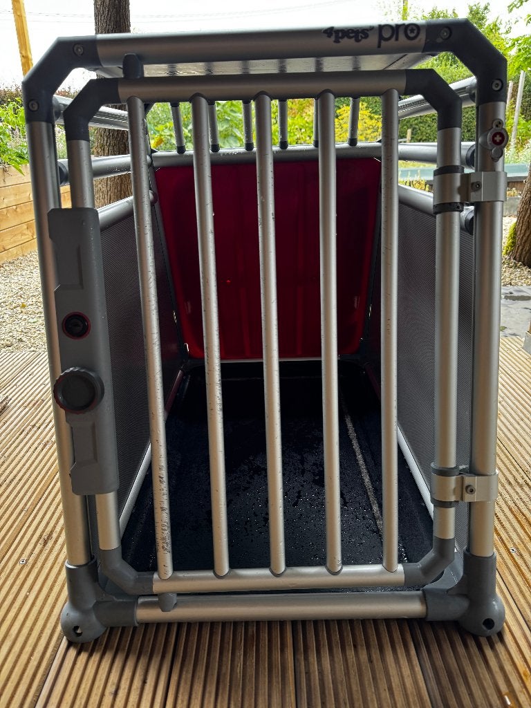 Auto bench Dogbox Pro2 M, Dieren en Toebehoren, Hondenbenches, Ophalen, Gebruikt